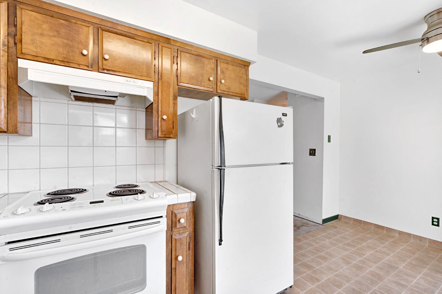 182 W Barstow Ave #A, Fresno, CA 93704