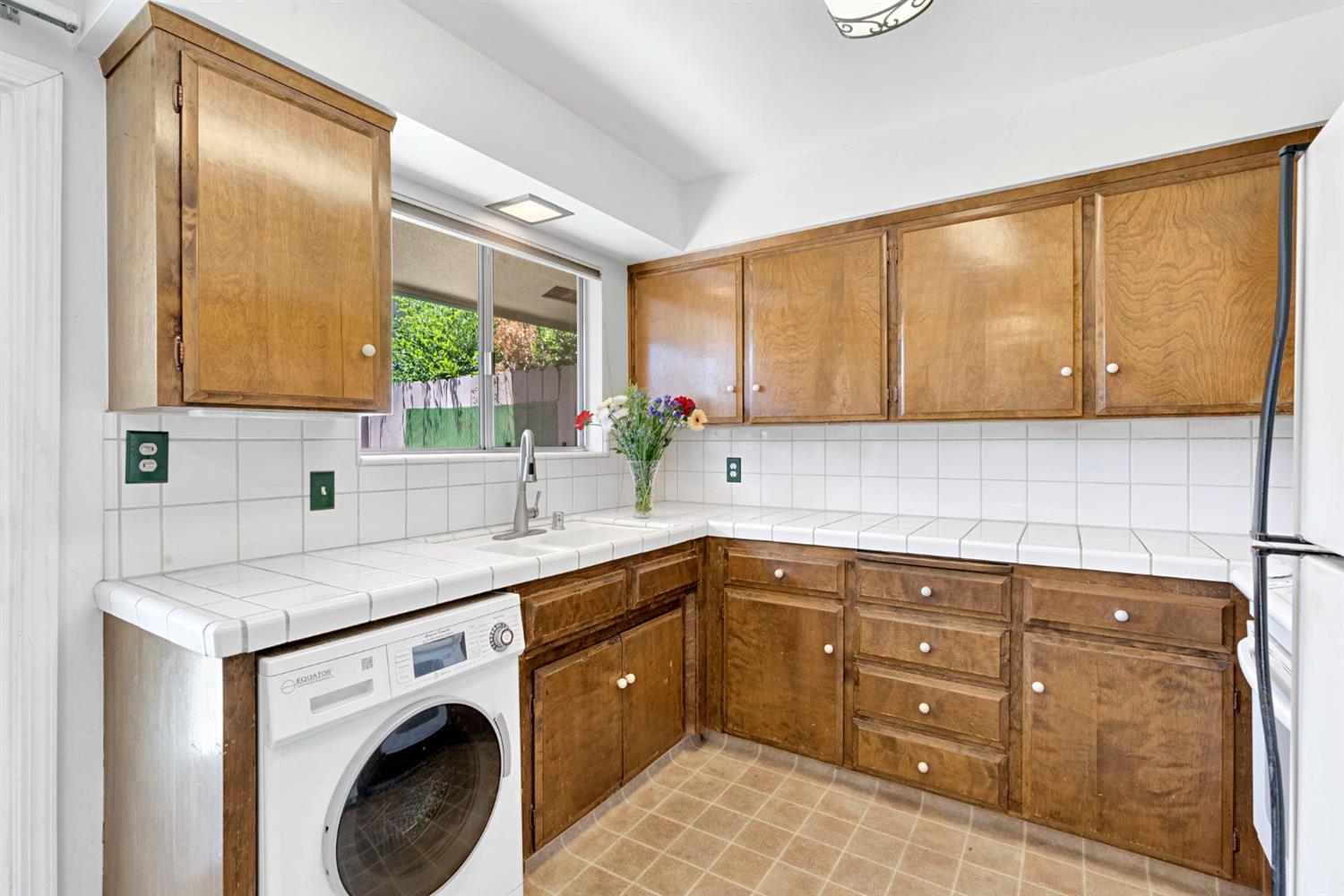 182 W Barstow Ave #A, Fresno, CA 93704