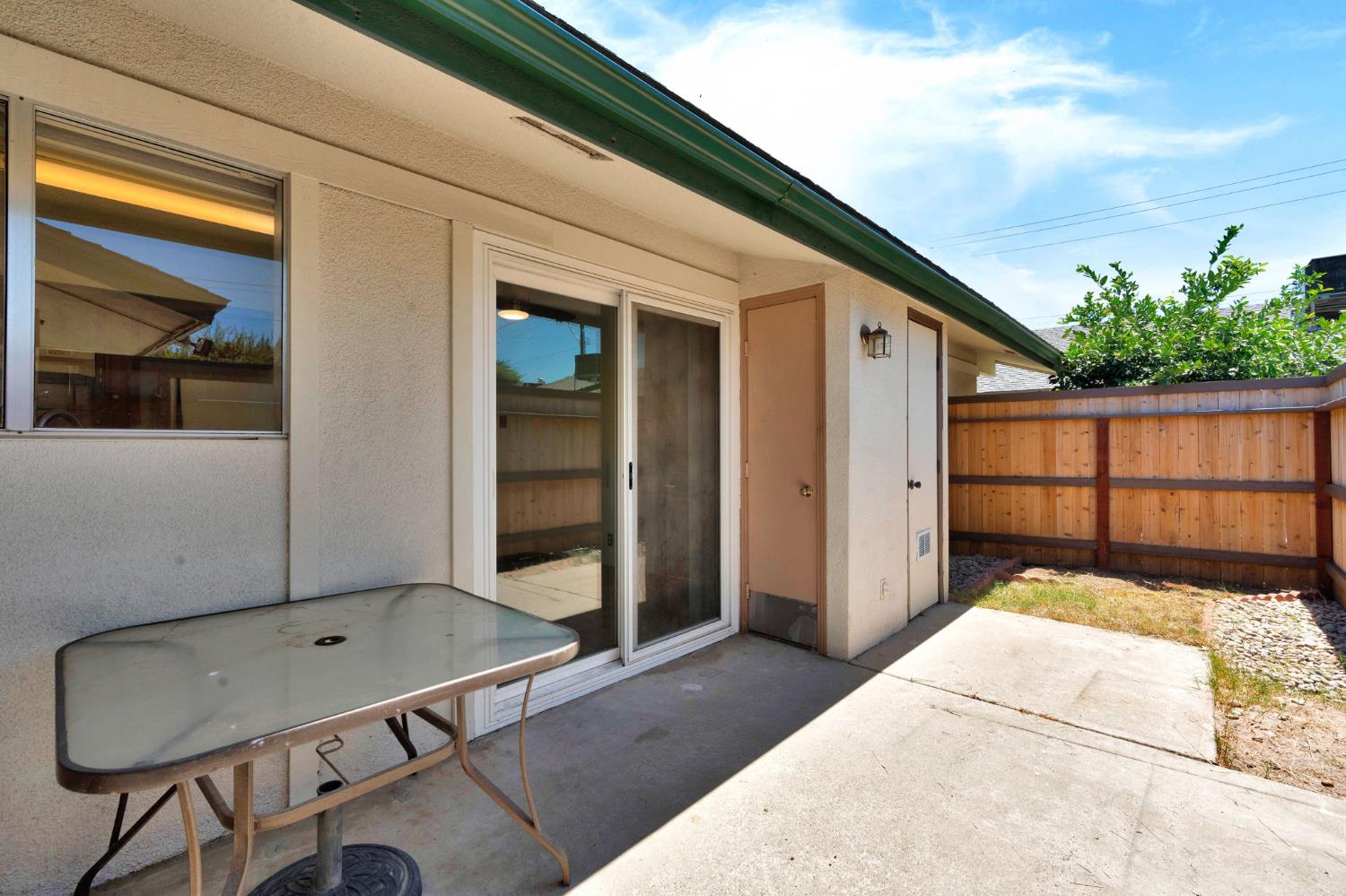 182 W Barstow Ave #A, Fresno, CA 93704