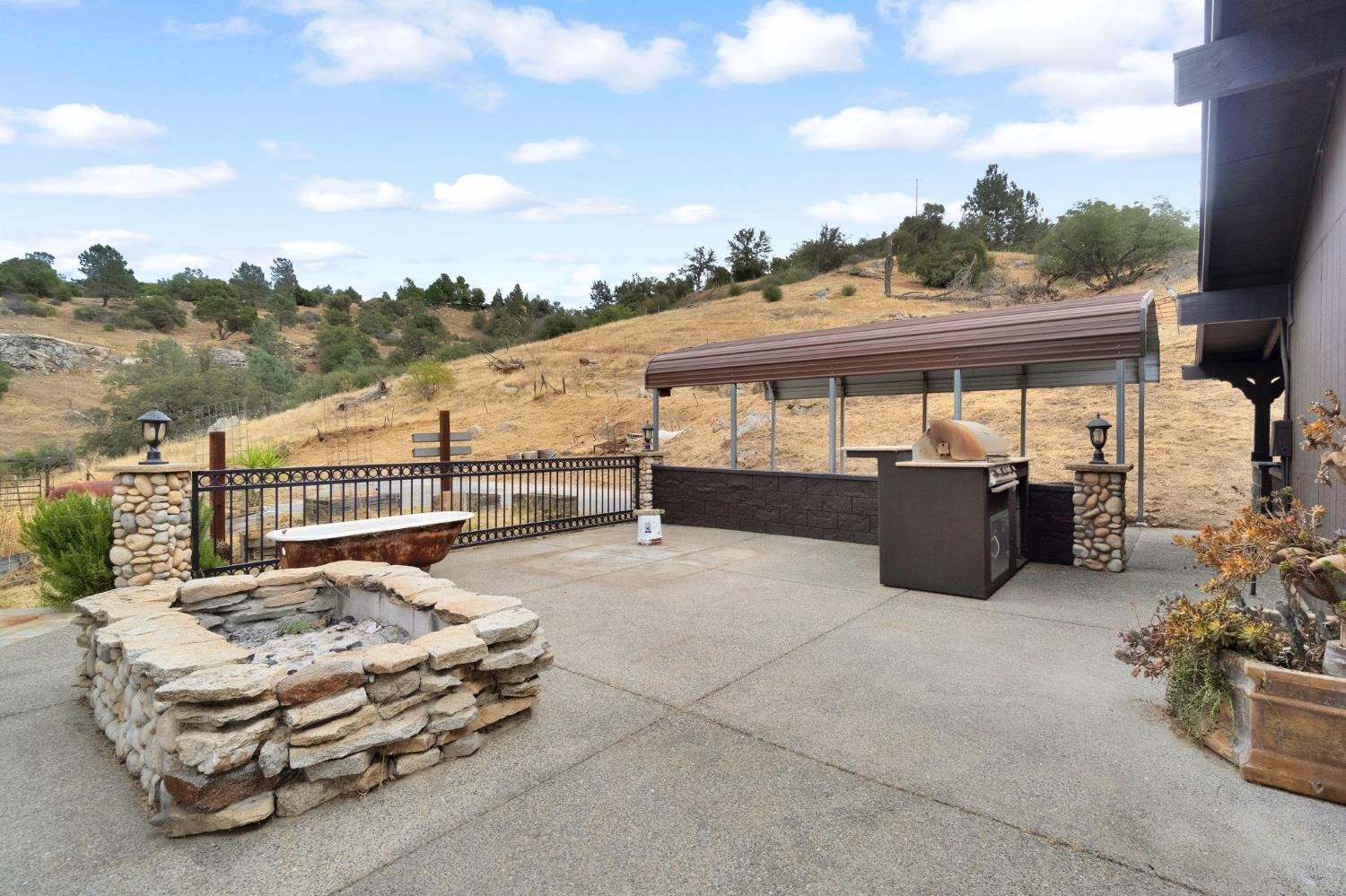 23328 Granite Creek Ln, Clovis, CA 93619
