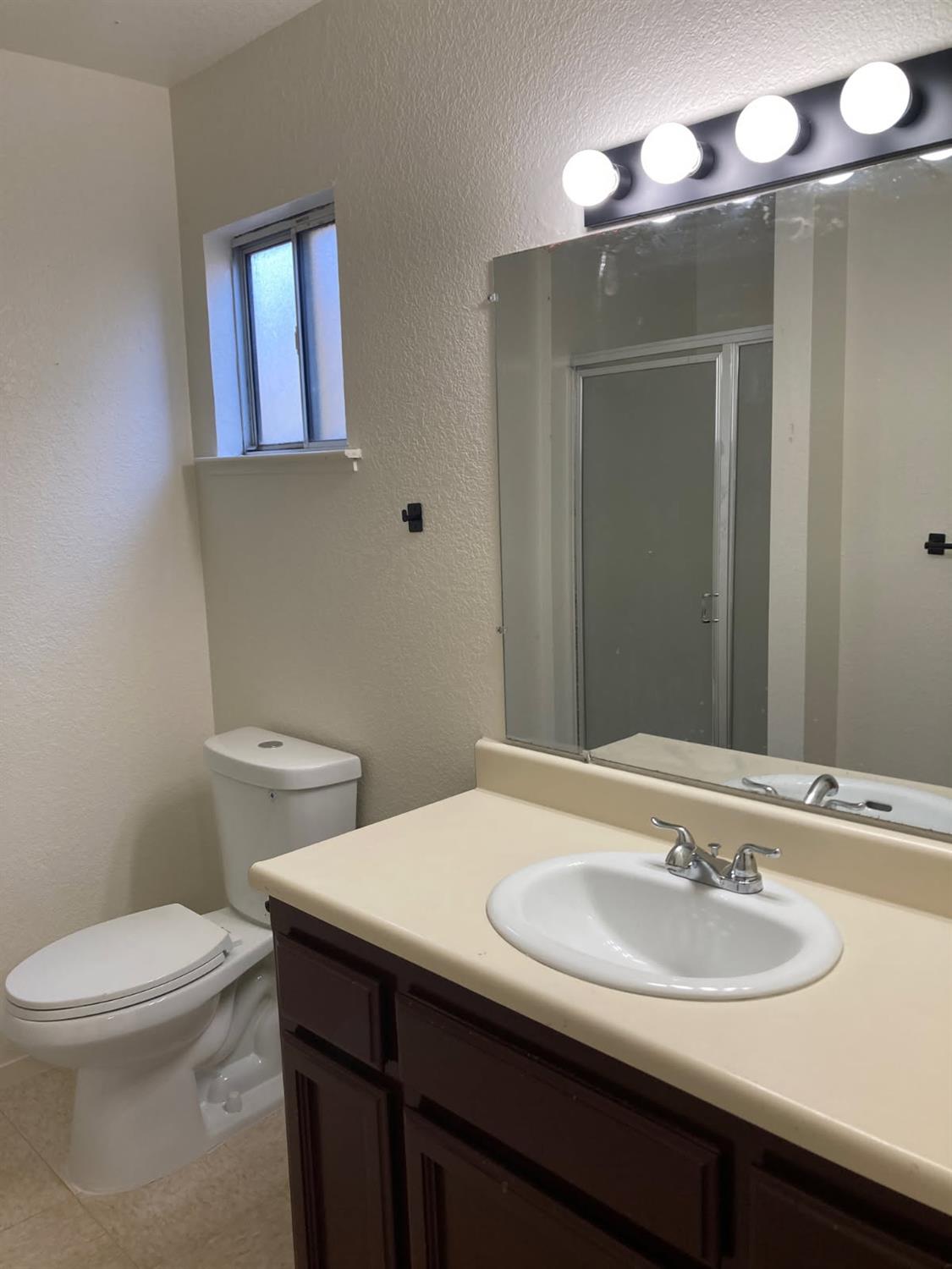 12473 Georgia Ln, Madera, CA 93637