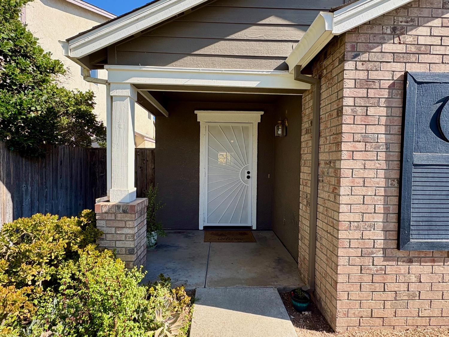 2315 Gallery Dr, Riverbank, CA 95367