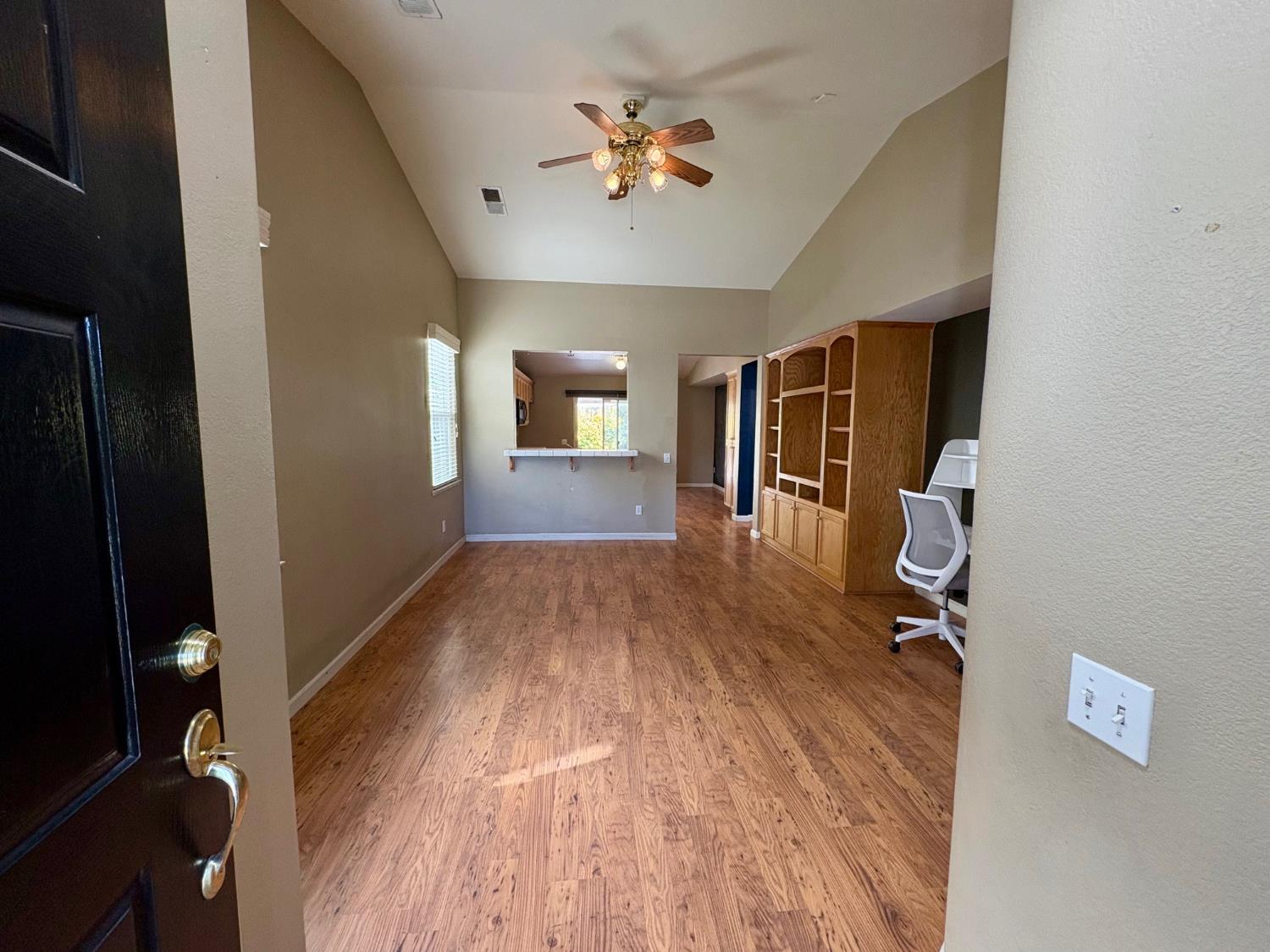 2315 Gallery Dr, Riverbank, CA 95367