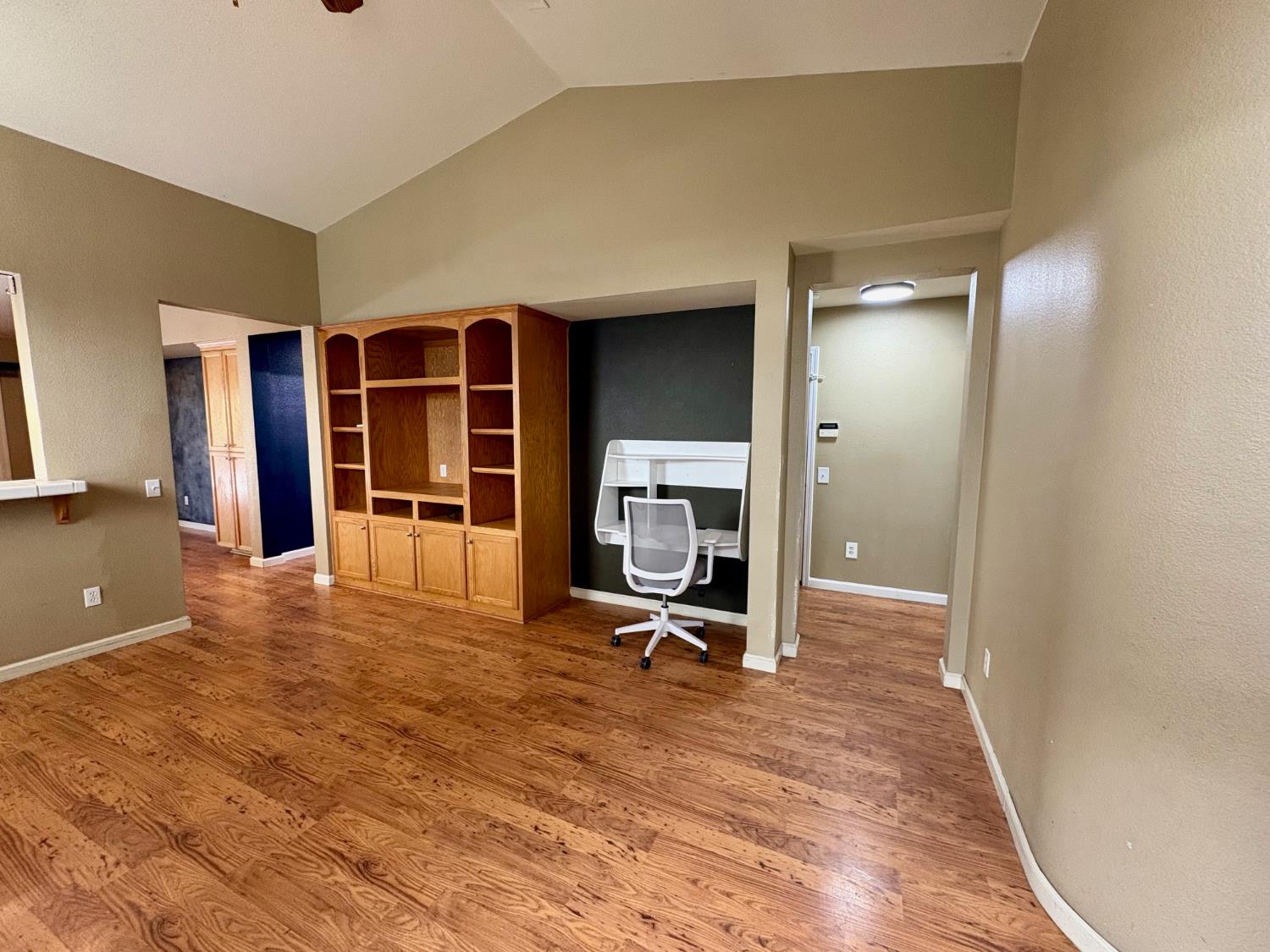 2315 Gallery Dr, Riverbank, CA 95367