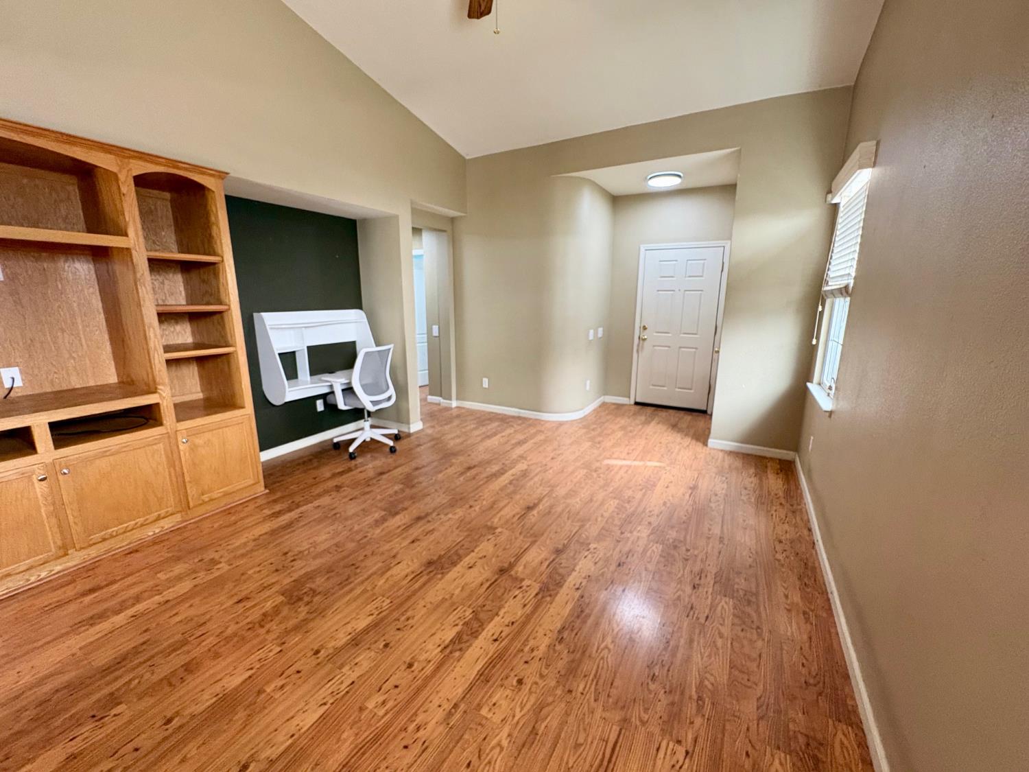 2315 Gallery Dr, Riverbank, CA 95367