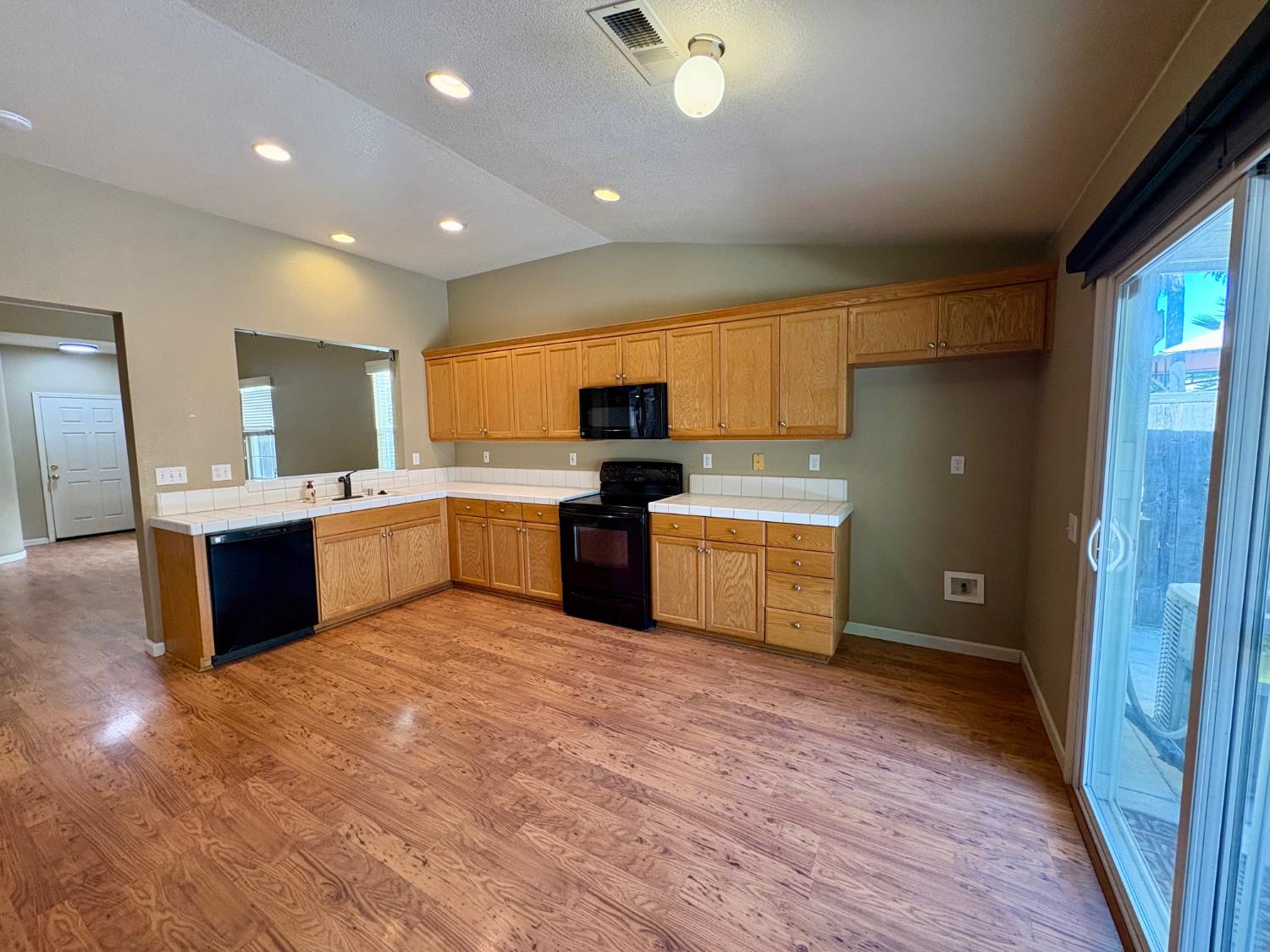 2315 Gallery Dr, Riverbank, CA 95367