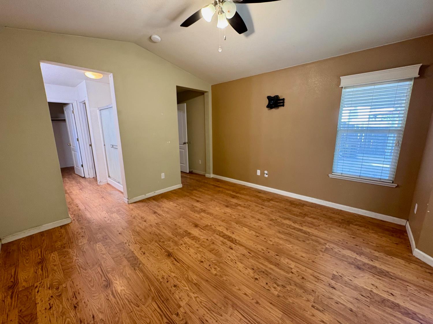 2315 Gallery Dr, Riverbank, CA 95367