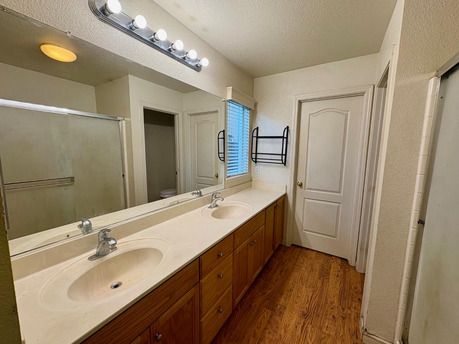 2315 Gallery Dr, Riverbank, CA 95367