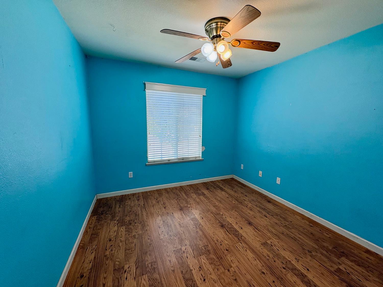 2315 Gallery Dr, Riverbank, CA 95367