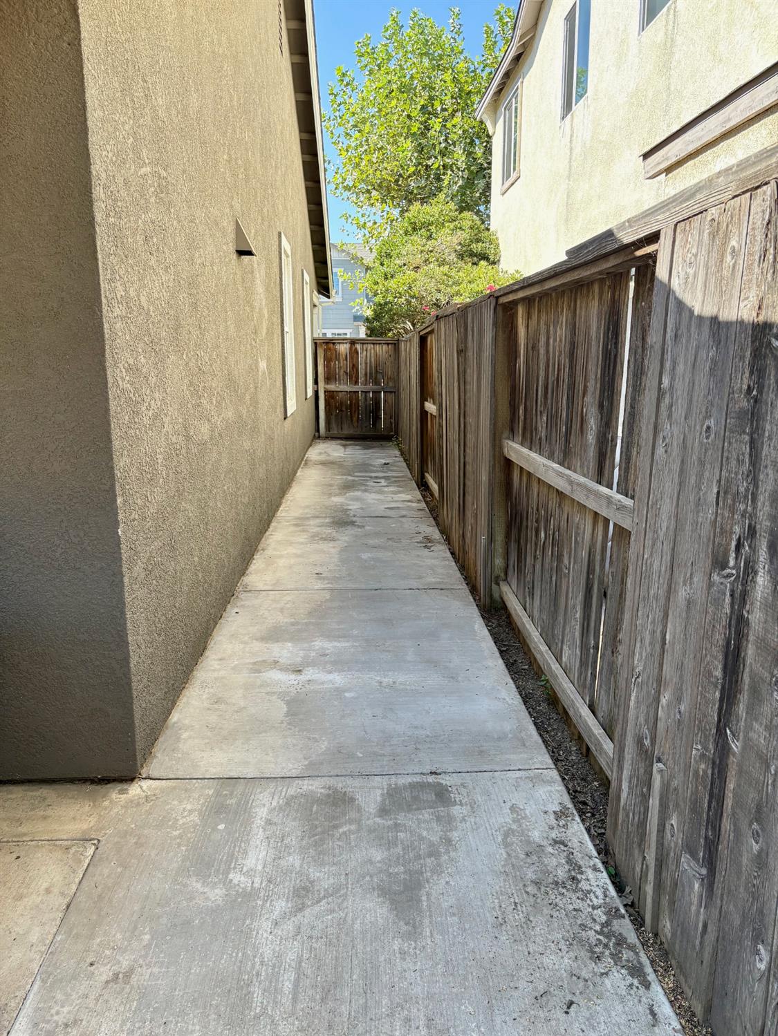 2315 Gallery Dr, Riverbank, CA 95367