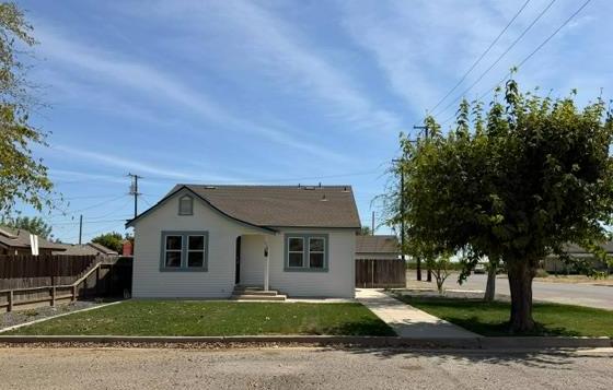 470 Second St, Gustine, CA 95322