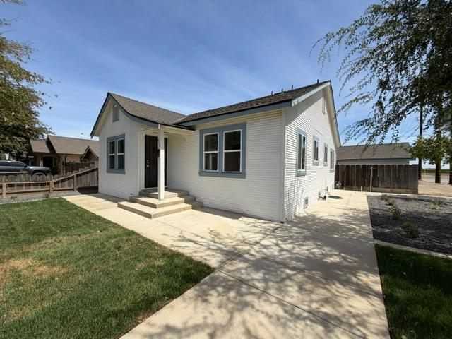 470 Second St, Gustine, CA 95322