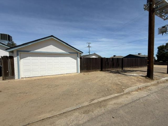 470 Second St, Gustine, CA 95322