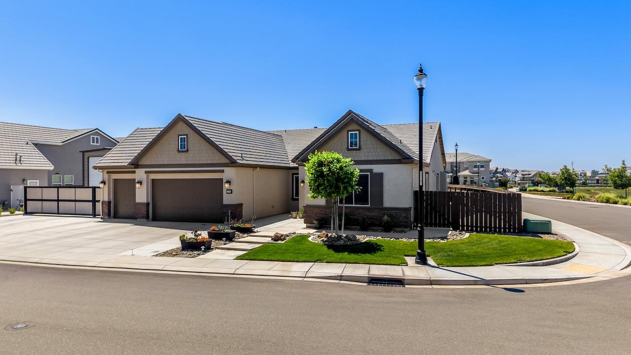 2505 Chrysler Ave, Manteca, CA 95337
