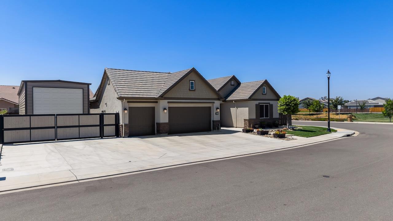 2505 Chrysler Ave, Manteca, CA 95337