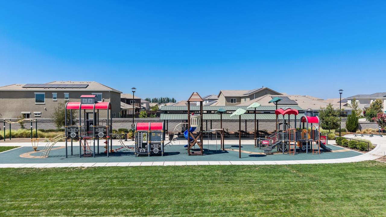 2505 Chrysler Ave, Manteca, CA 95337