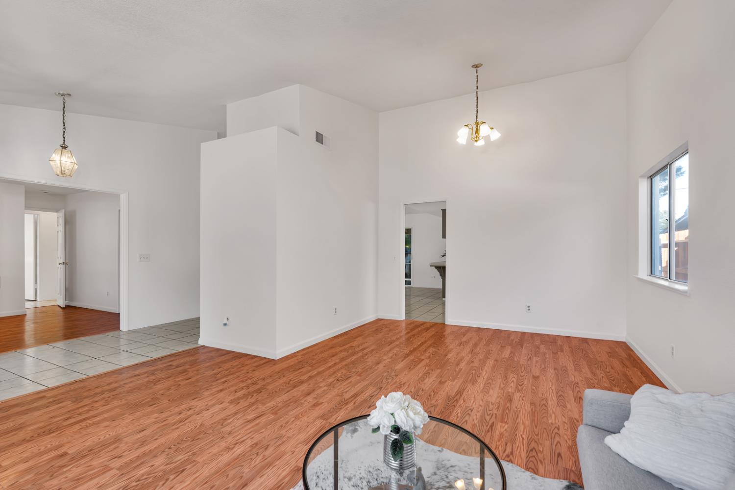99 Lime Ave, Los Banos, CA 93635