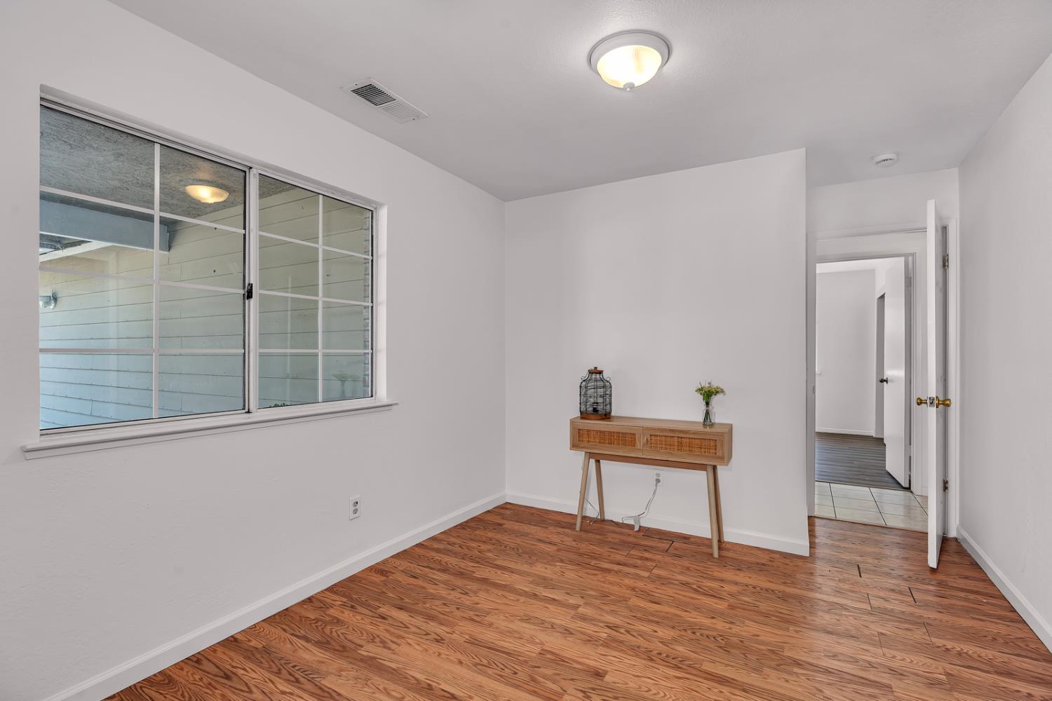 99 Lime Ave, Los Banos, CA 93635