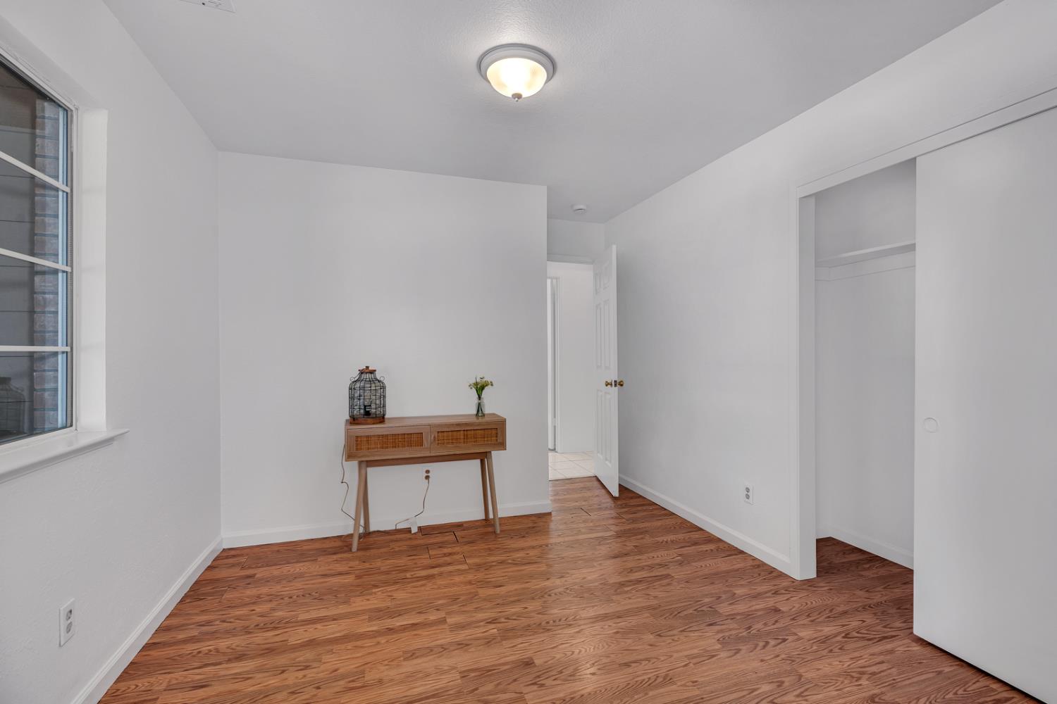 99 Lime Ave, Los Banos, CA 93635