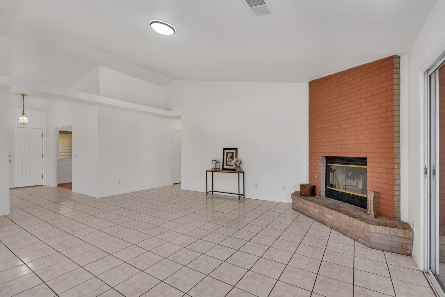 99 Lime Ave, Los Banos, CA 93635