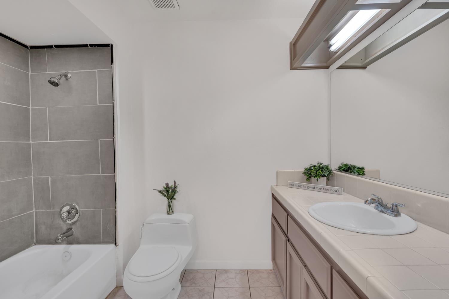 99 Lime Ave, Los Banos, CA 93635