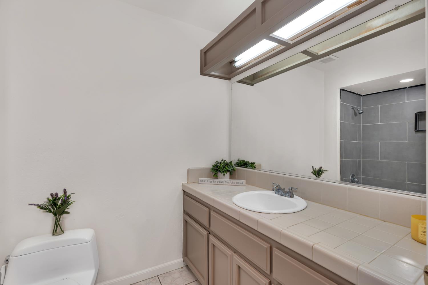 99 Lime Ave, Los Banos, CA 93635
