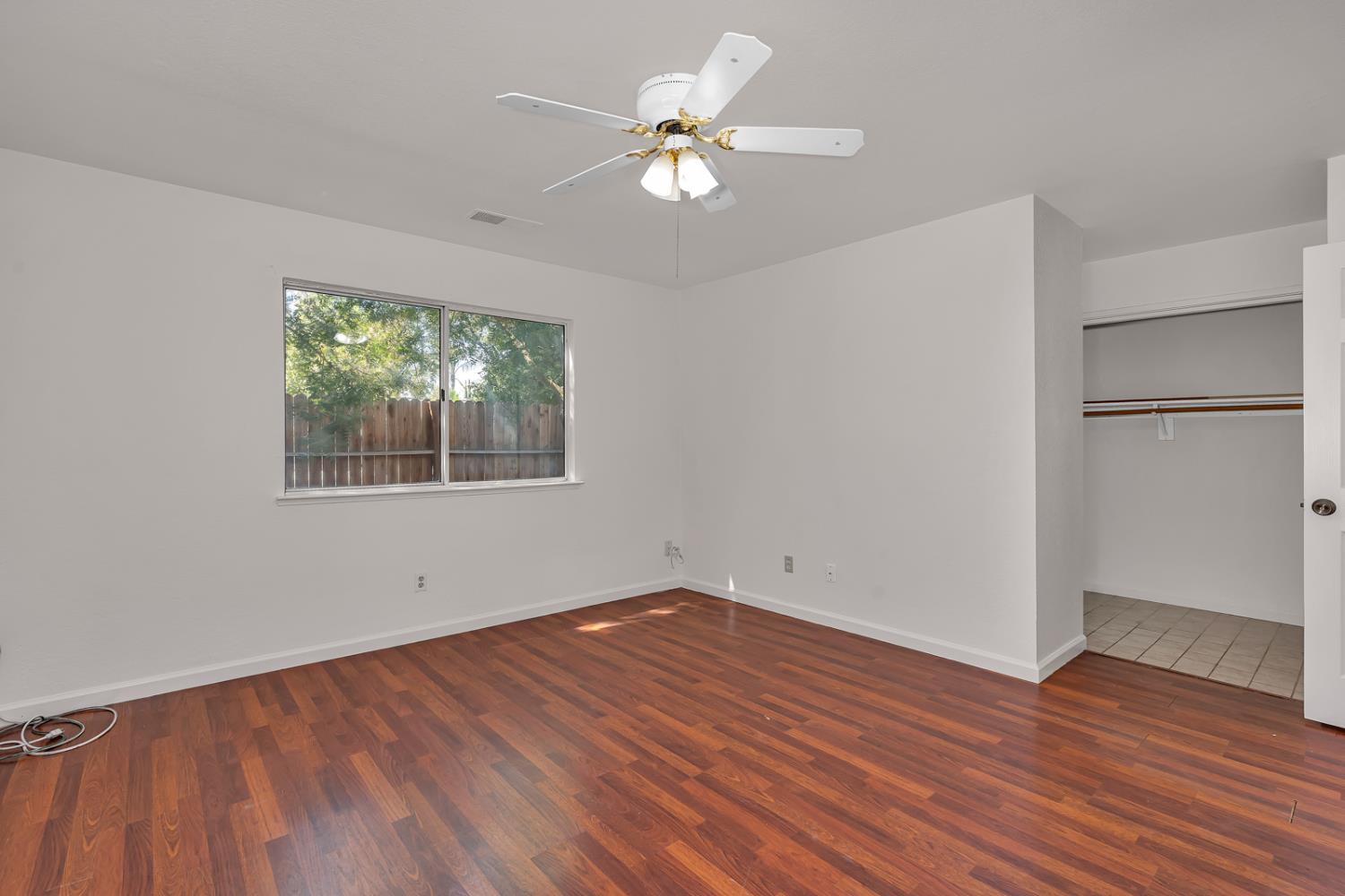 99 Lime Ave, Los Banos, CA 93635