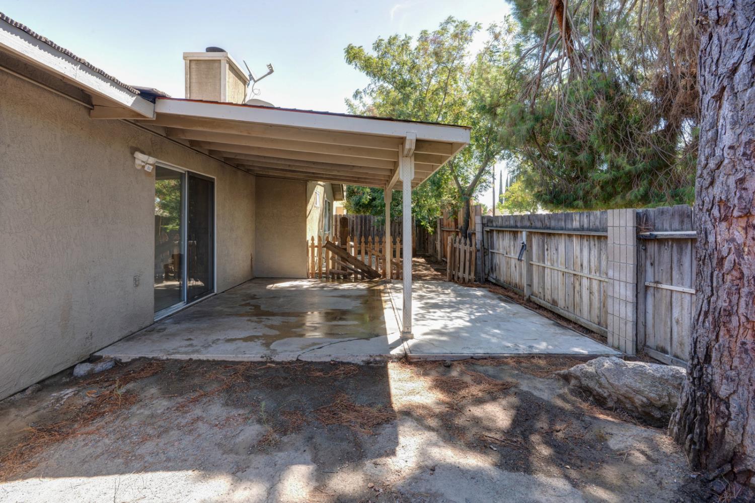 99 Lime Ave, Los Banos, CA 93635