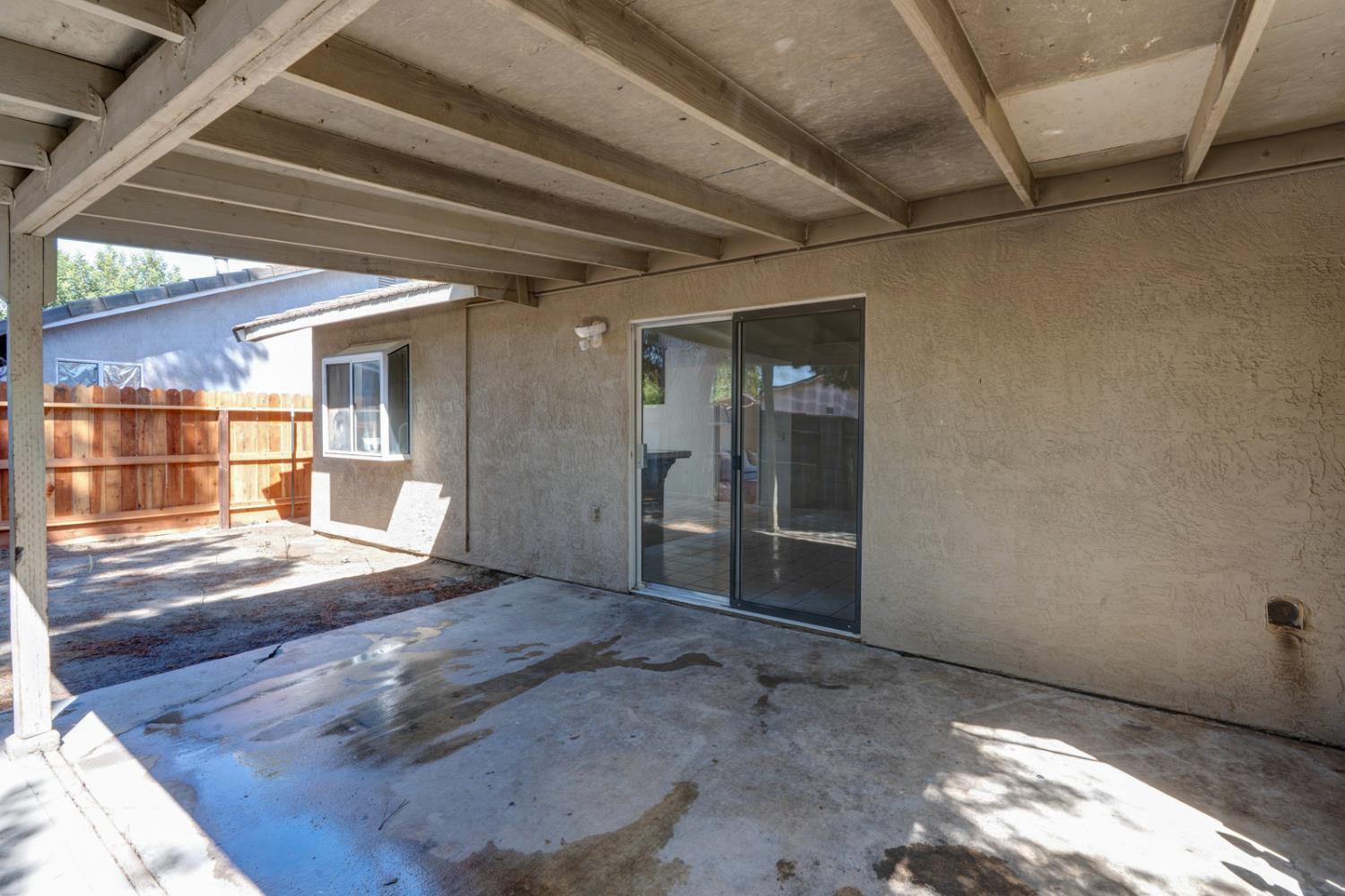 99 Lime Ave, Los Banos, CA 93635