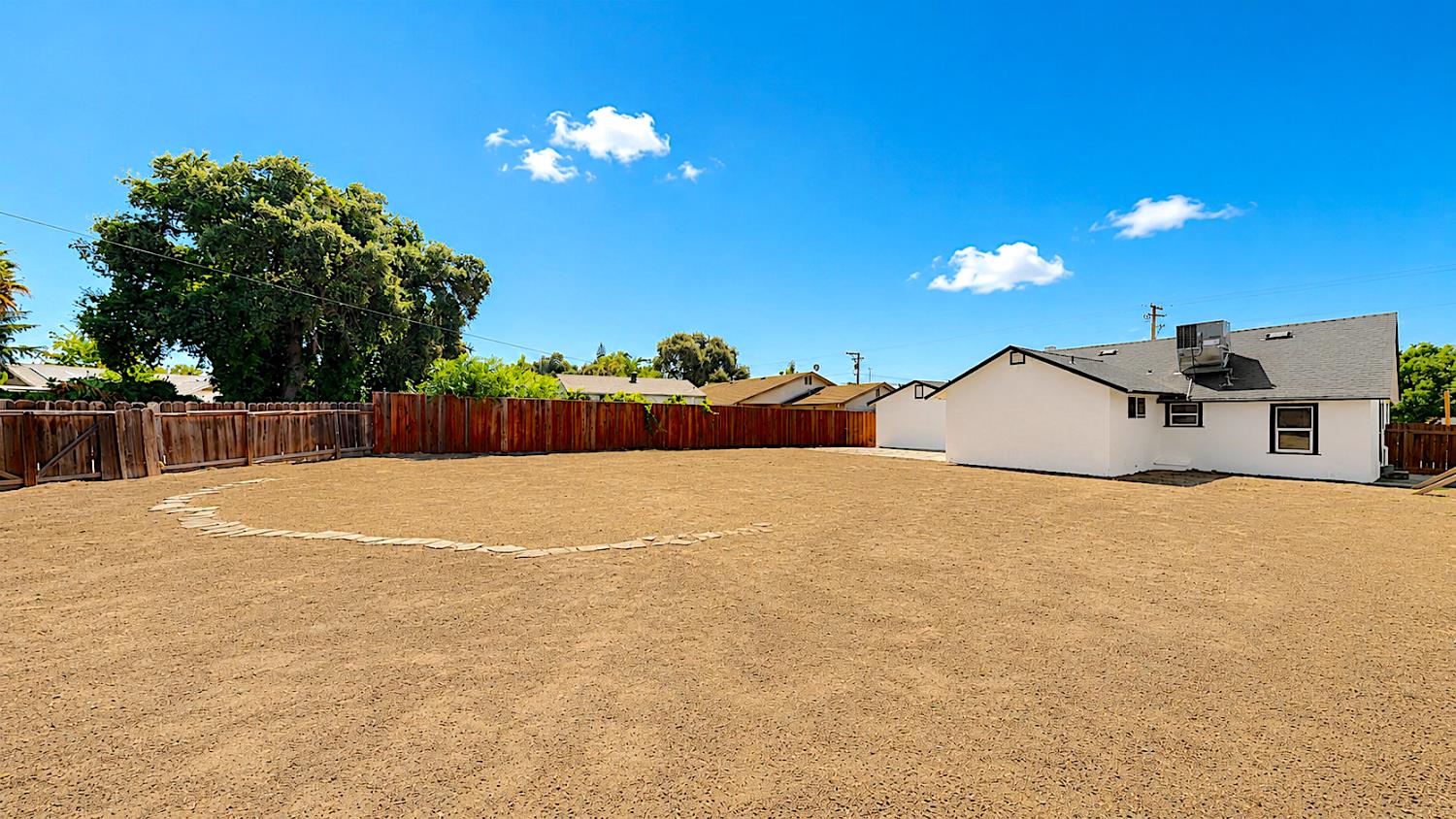 13361 Bentley St, Waterford, CA 95386