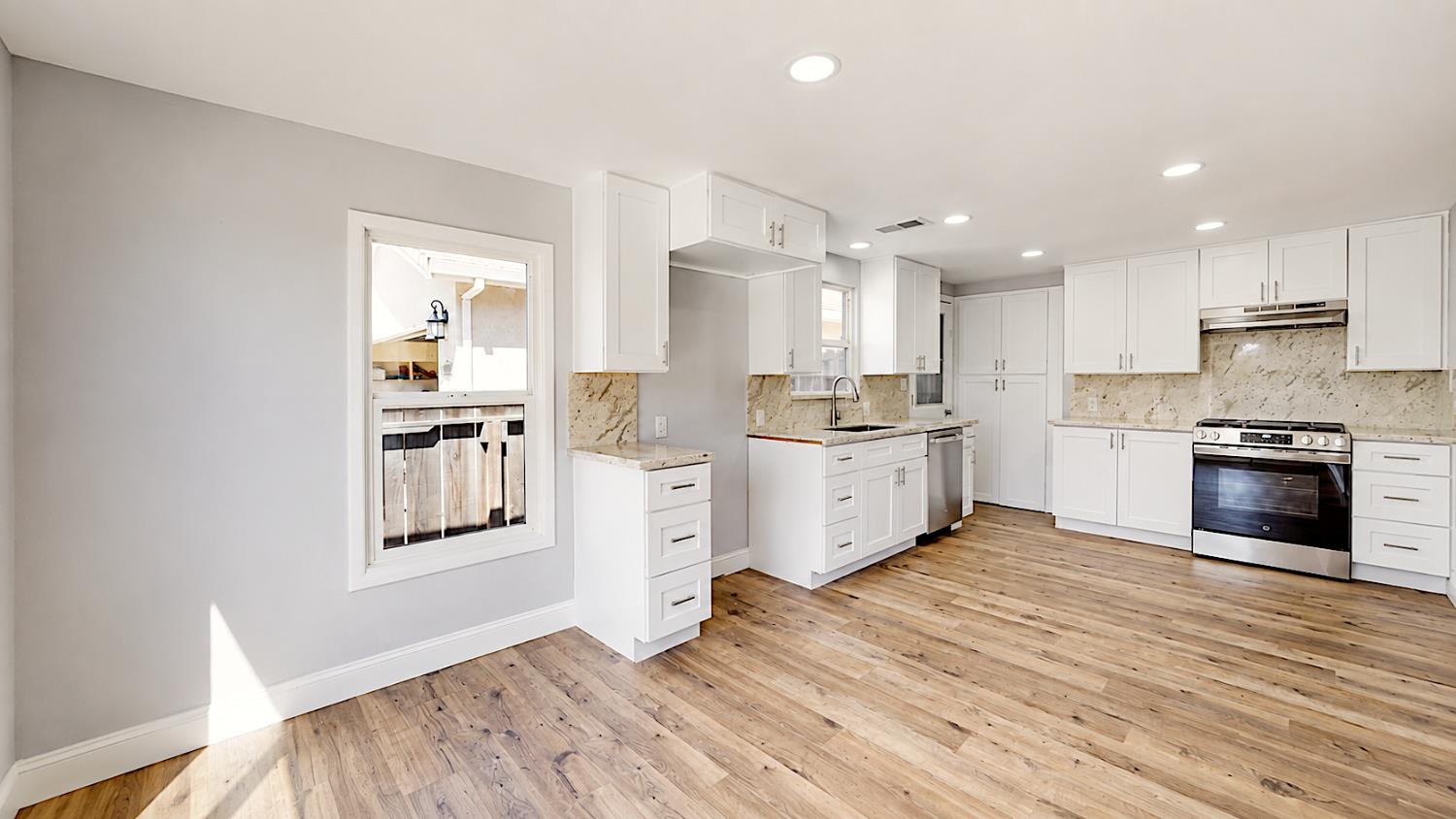 13361 Bentley St, Waterford, CA 95386