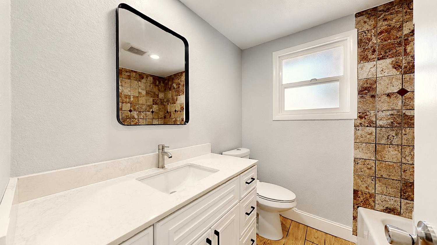 13361 Bentley St, Waterford, CA 95386