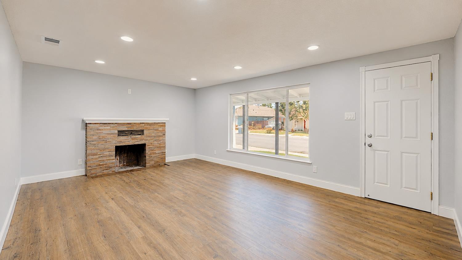 13361 Bentley St, Waterford, CA 95386