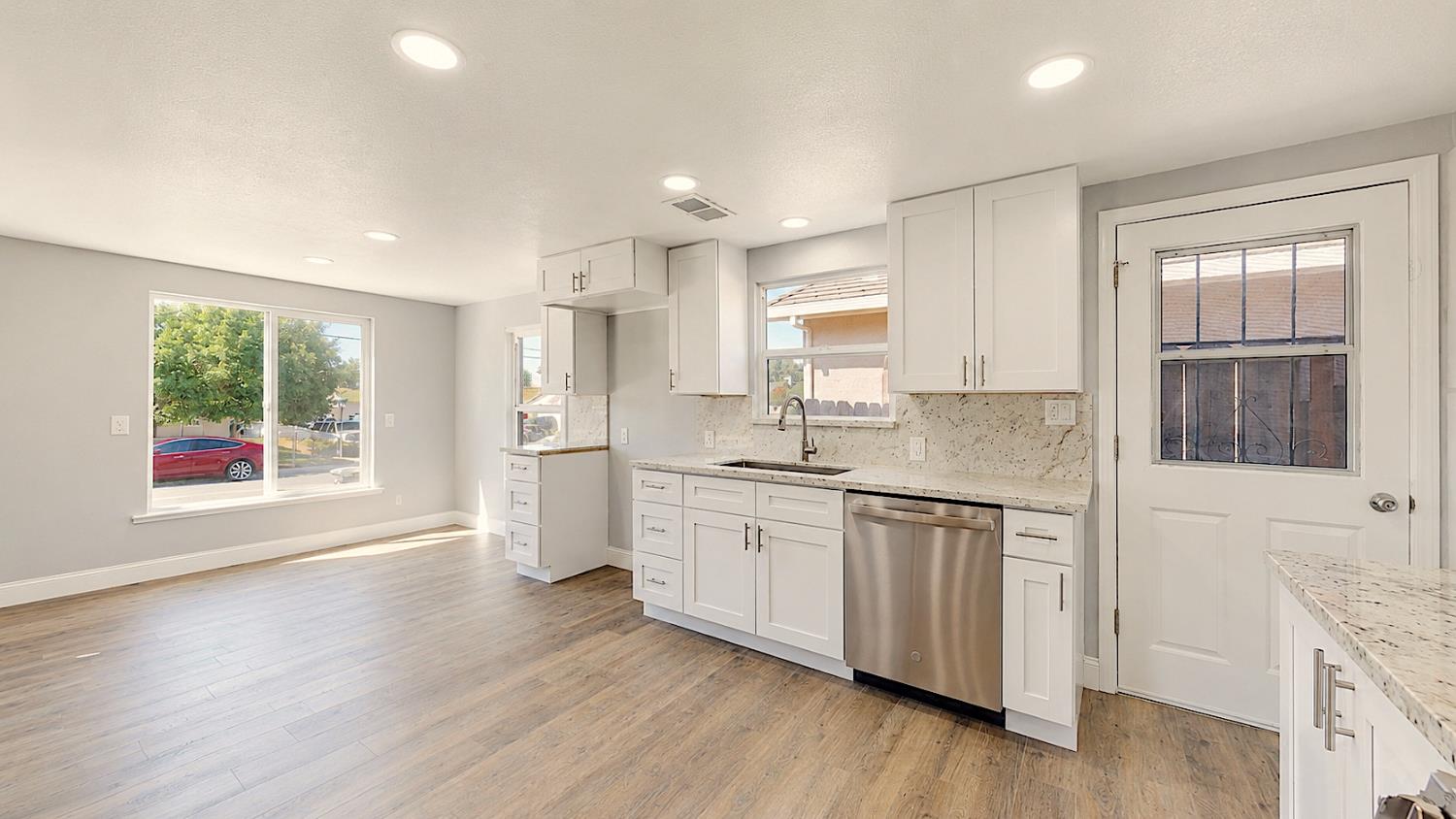 13361 Bentley St, Waterford, CA 95386