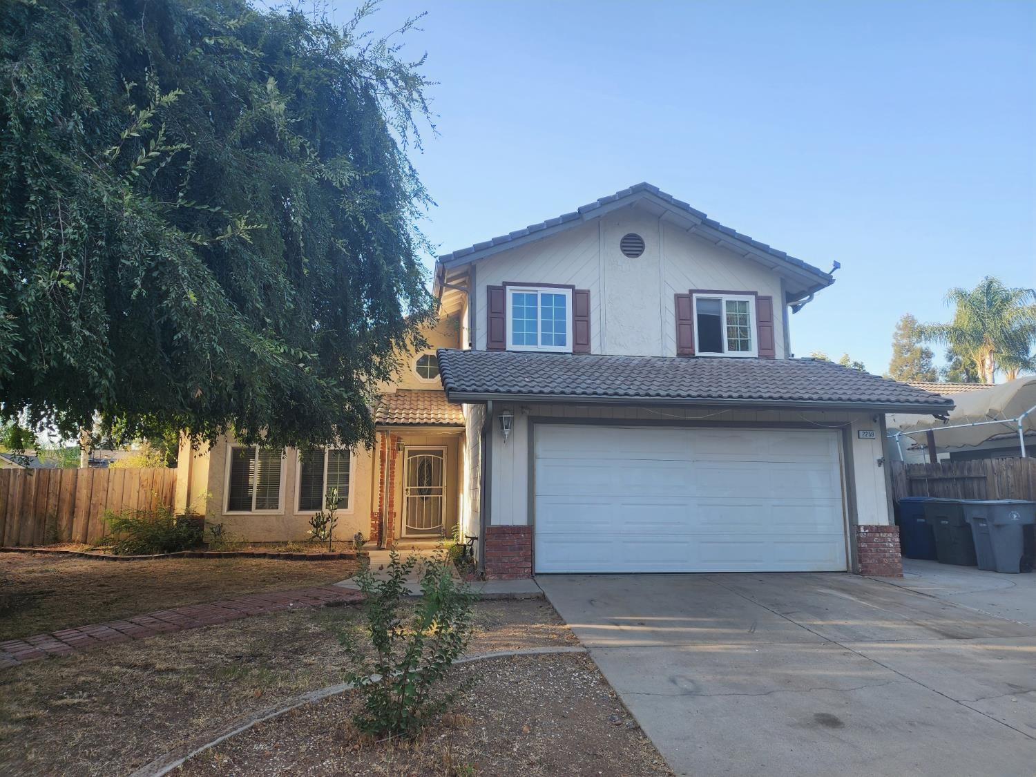 2259 Stuart Ave, Clovis, CA 93611