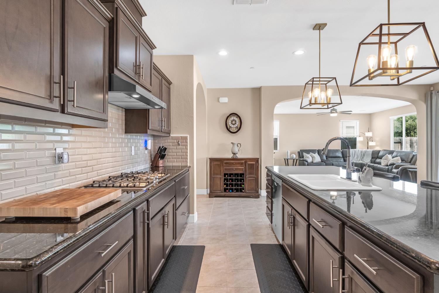 3387 W Kamm Ave, Dinuba, CA 93618