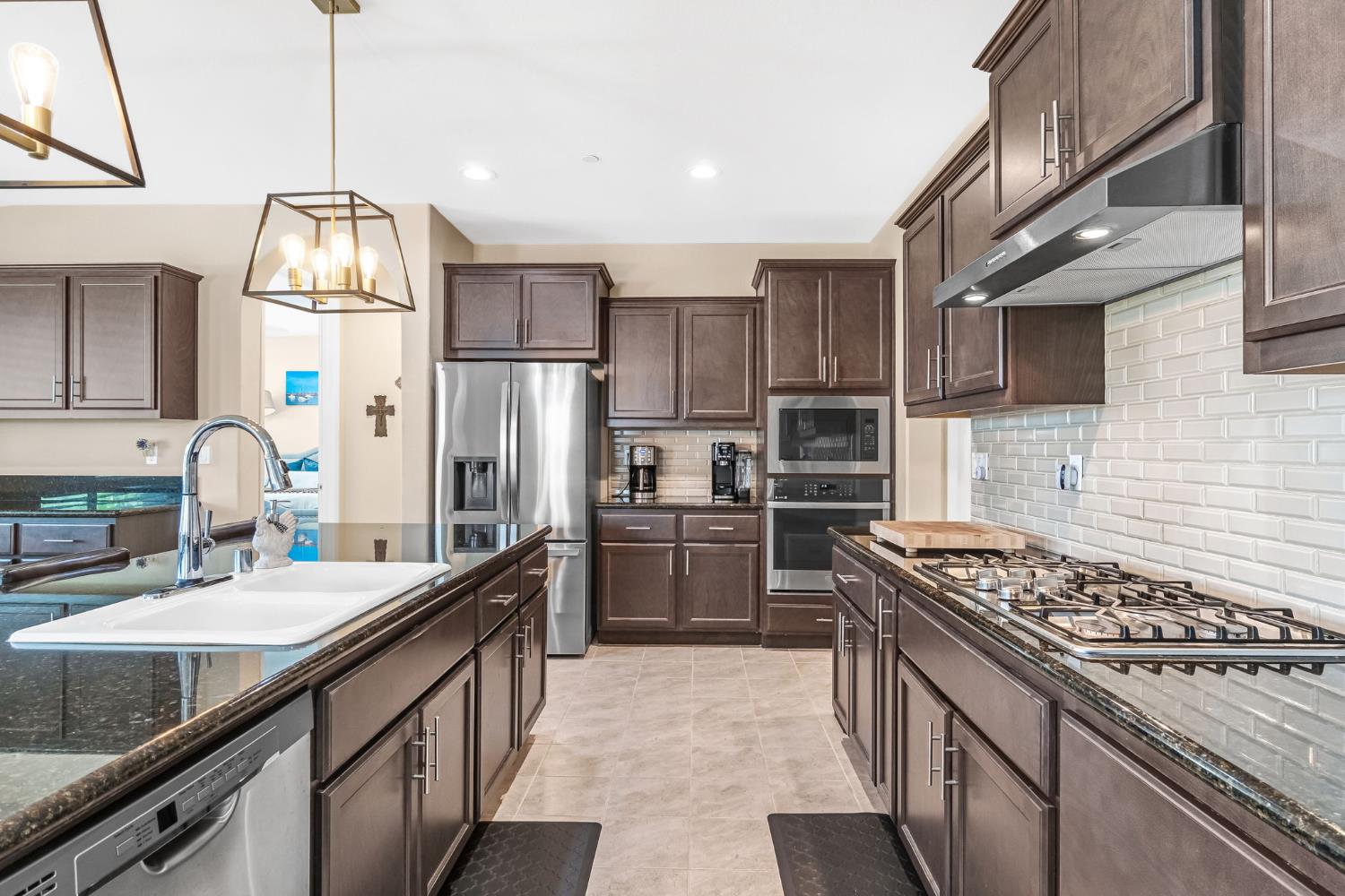 3387 W Kamm Ave, Dinuba, CA 93618