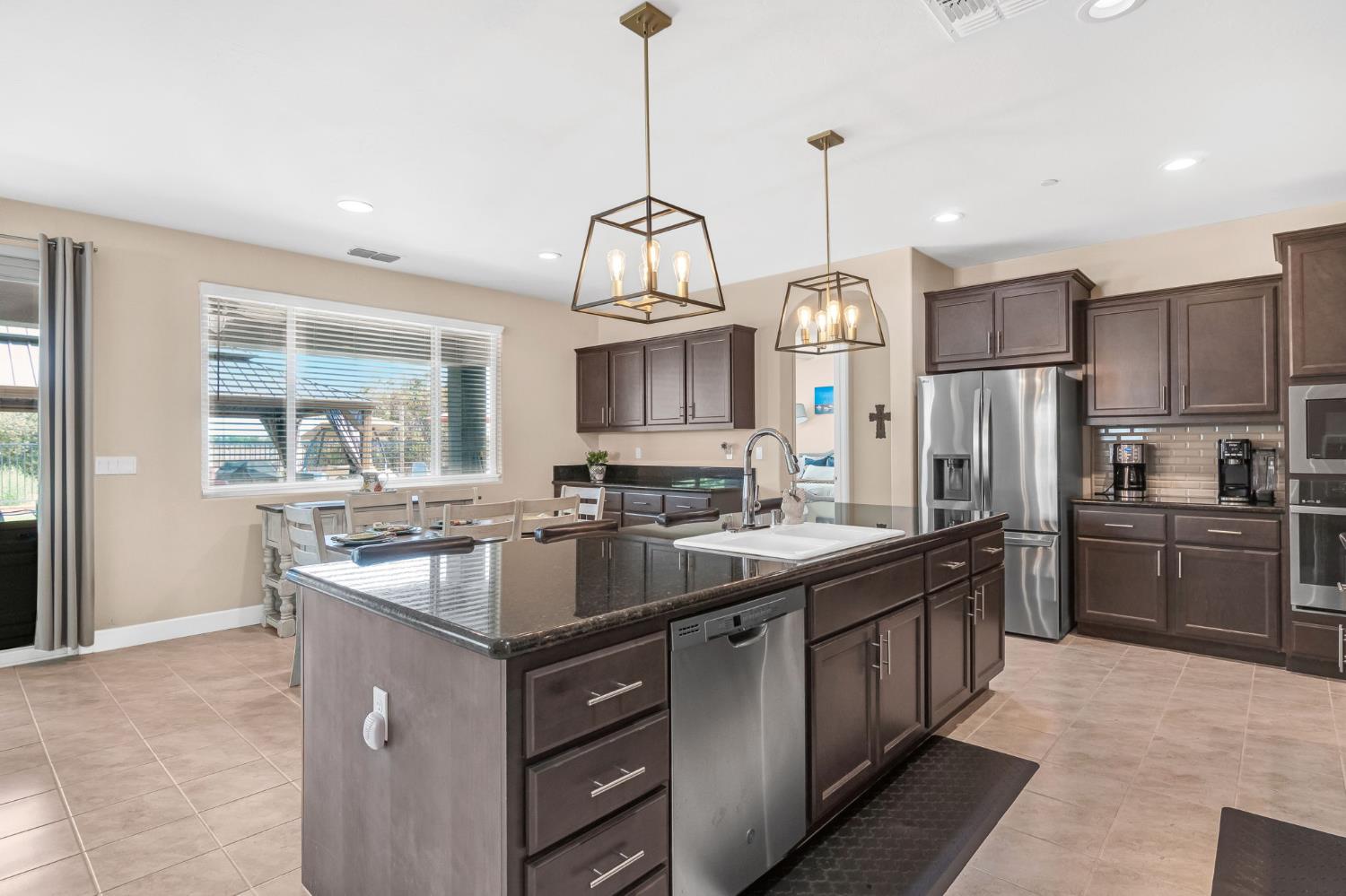 3387 W Kamm Ave, Dinuba, CA 93618