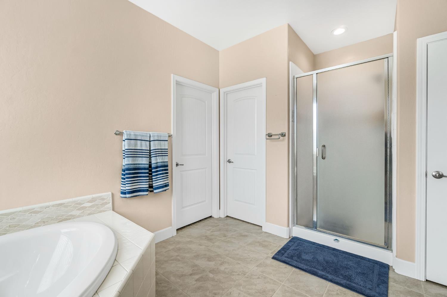 3387 W Kamm Ave, Dinuba, CA 93618