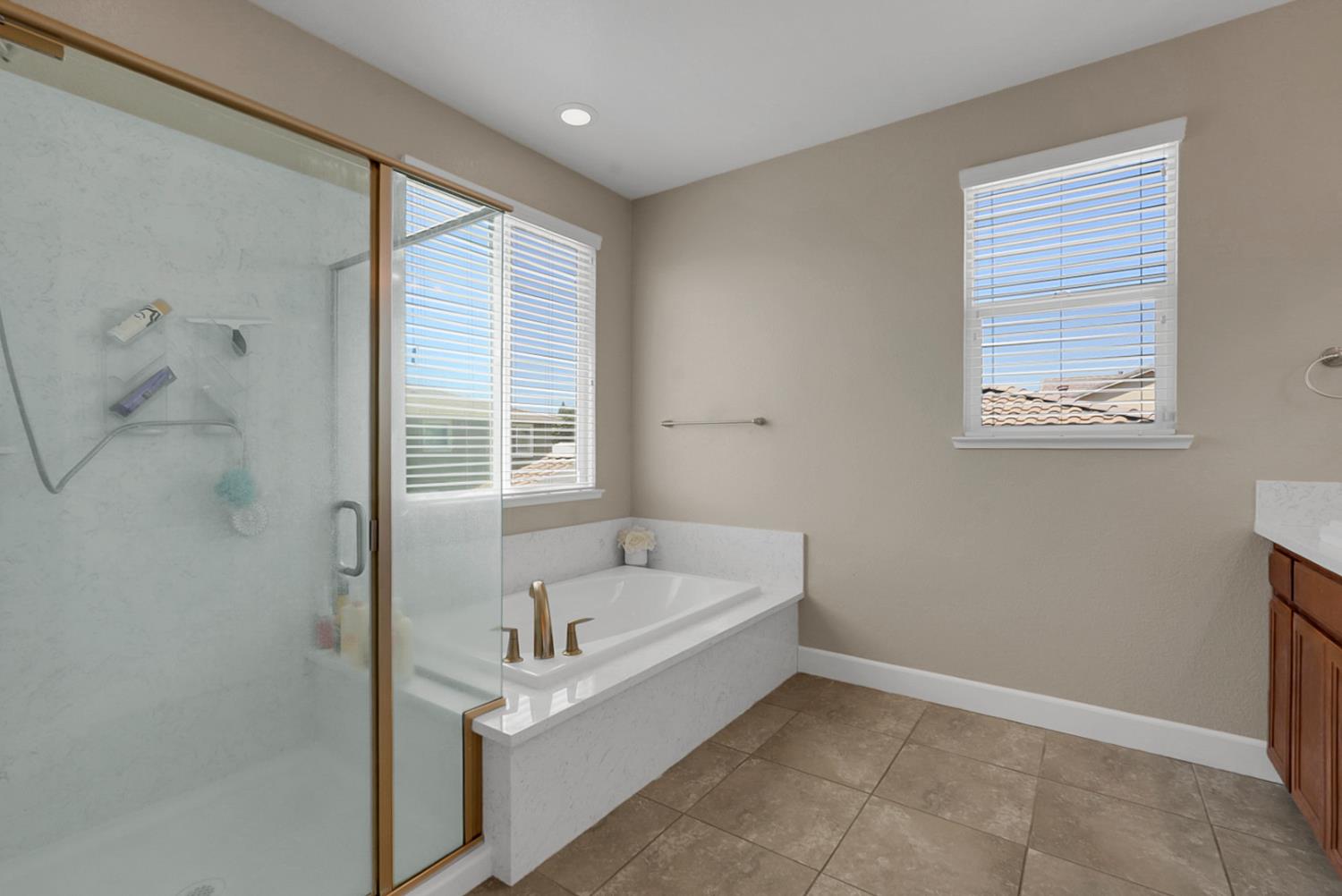 1925 Carogold Ln, Manteca, CA 95337