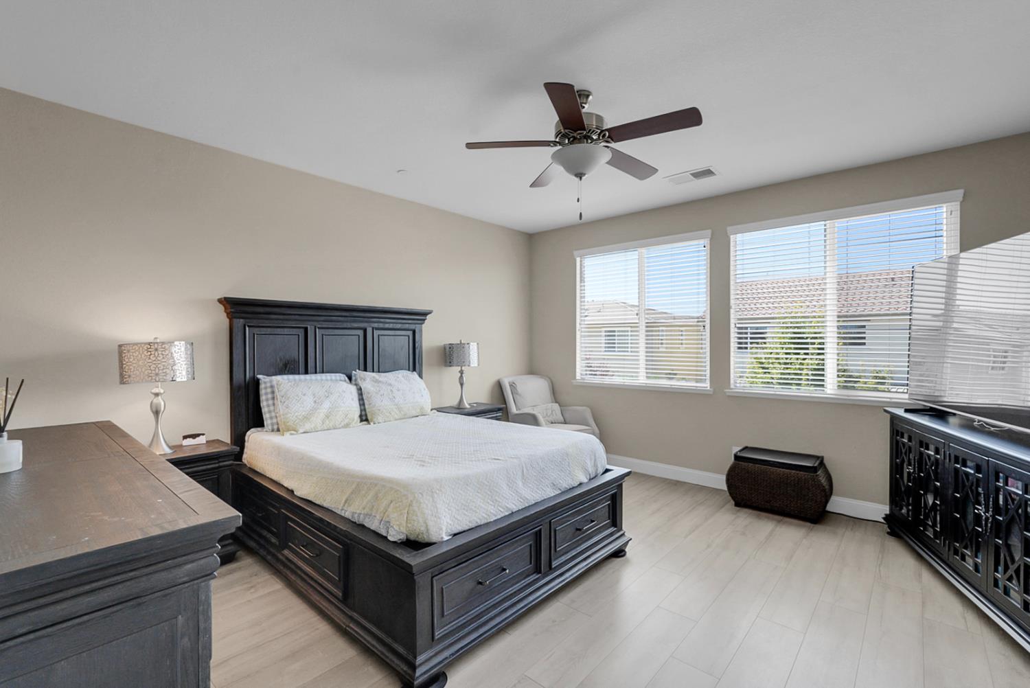 1925 Carogold Ln, Manteca, CA 95337