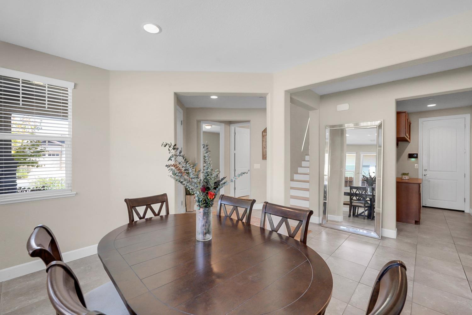 1925 Carogold Ln, Manteca, CA 95337