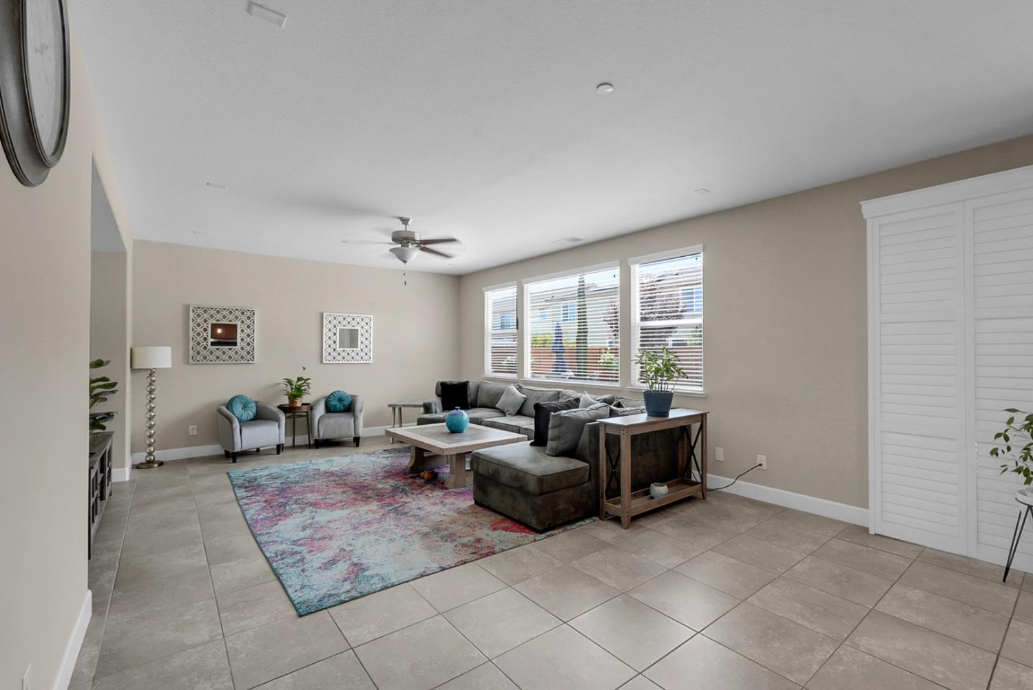 1925 Carogold Ln, Manteca, CA 95337