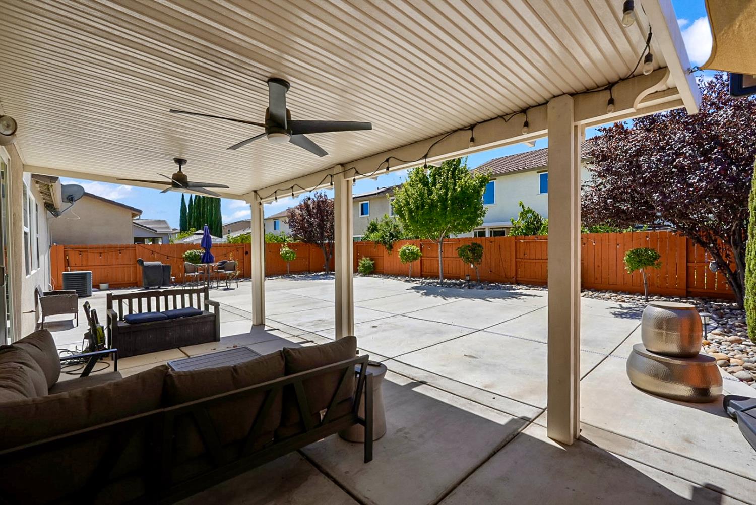 1925 Carogold Ln, Manteca, CA 95337