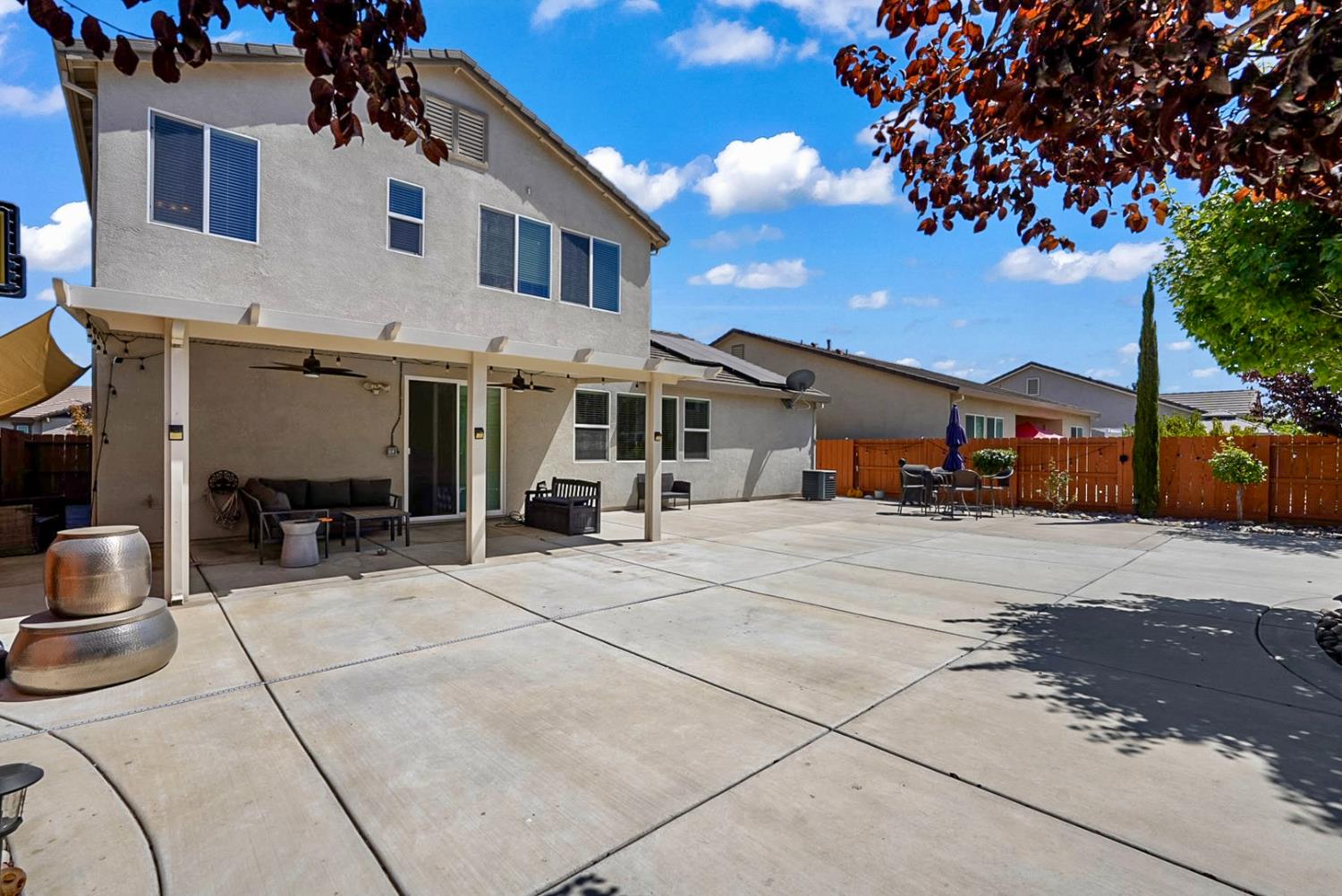 1925 Carogold Ln, Manteca, CA 95337