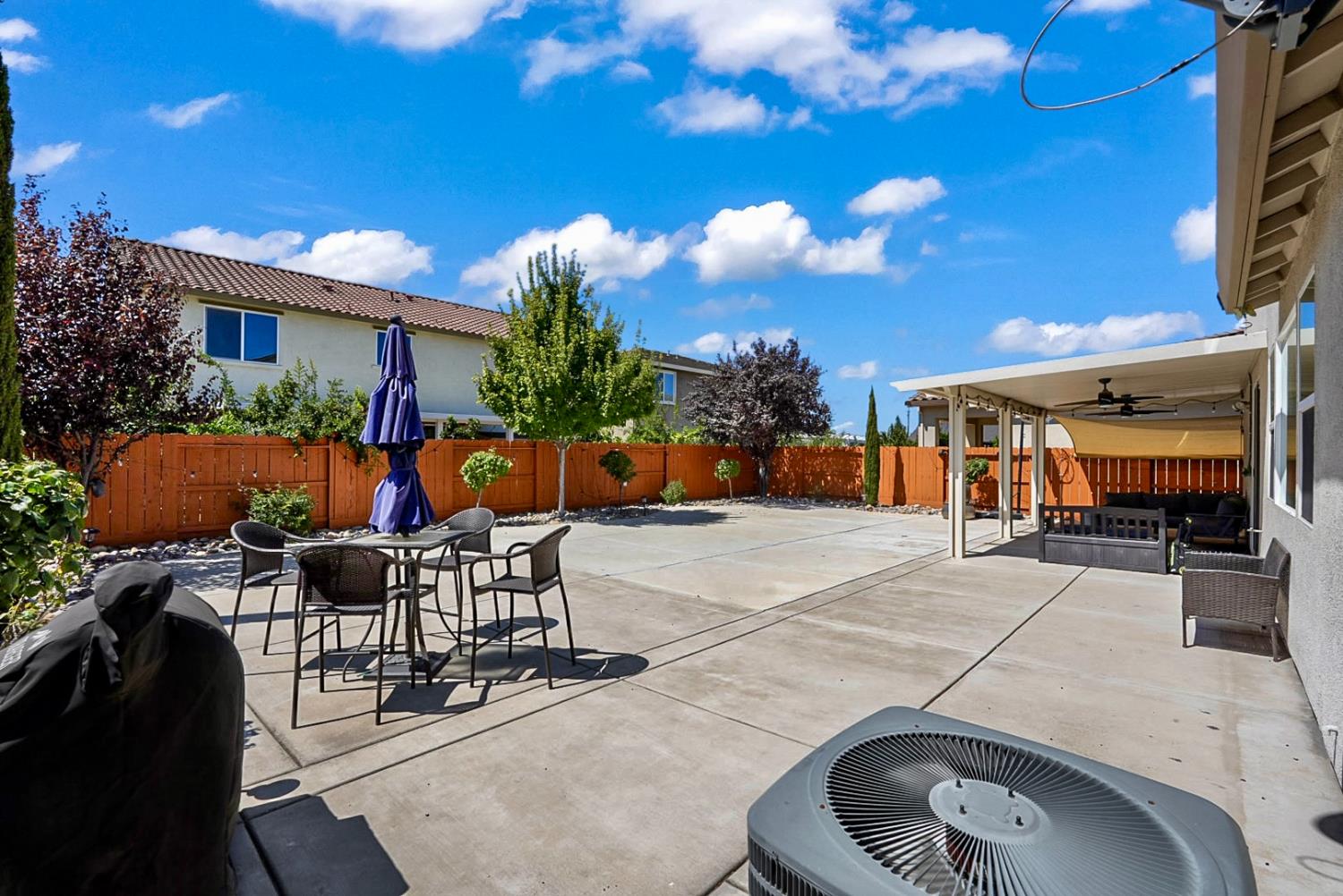 1925 Carogold Ln, Manteca, CA 95337