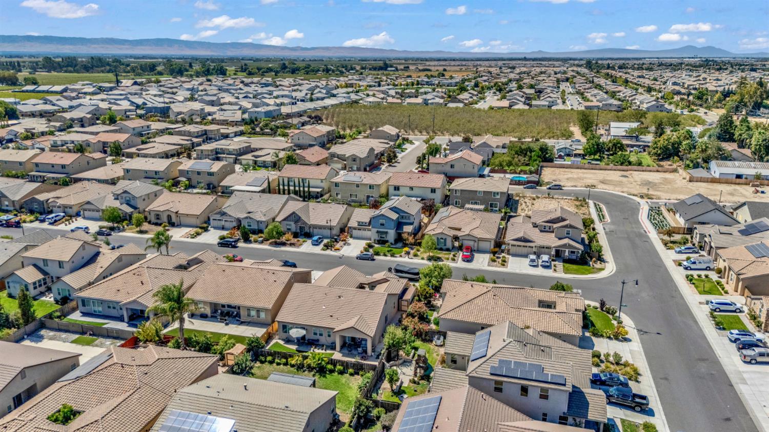 1925 Carogold Ln, Manteca, CA 95337