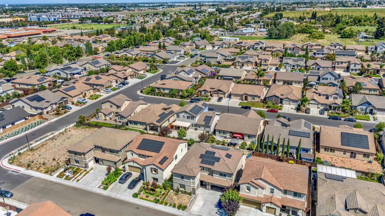 1925 Carogold Ln, Manteca, CA 95337