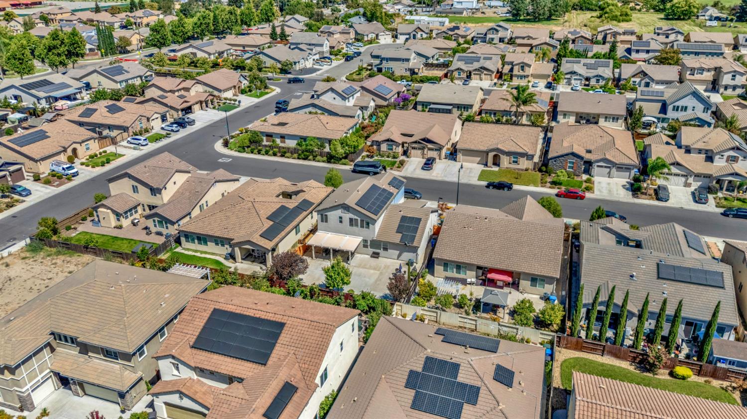 1925 Carogold Ln, Manteca, CA 95337