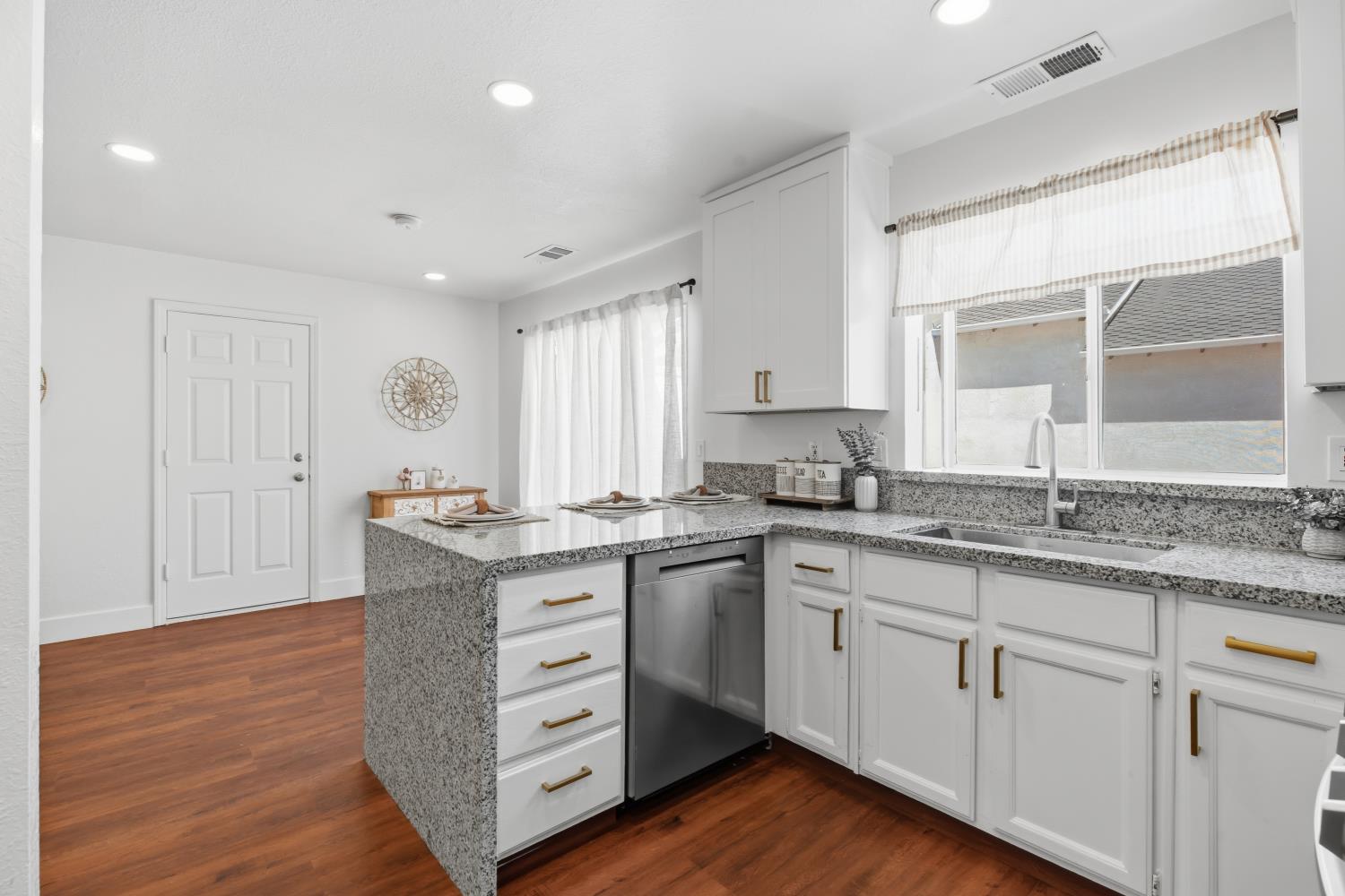 2829 Stone Ter, Modesto, CA 95355